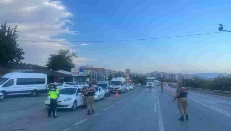 Gaziantep’te Jandarmadan huzur-güven uygulaması: 87 aranan şahıs yakalandı