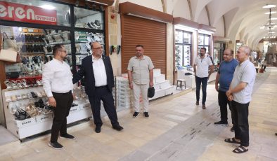 BAŞKAN AKPINAR, RESTORASYONU TAMAMLANAN TARİHÎ KAPALI ÇARŞIDA ESNAFLA BULUŞTU