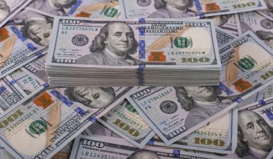 Tarihte bir ilk! Doların tahtı sallanıyor