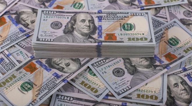 Tarihte bir ilk! Doların tahtı sallanıyor