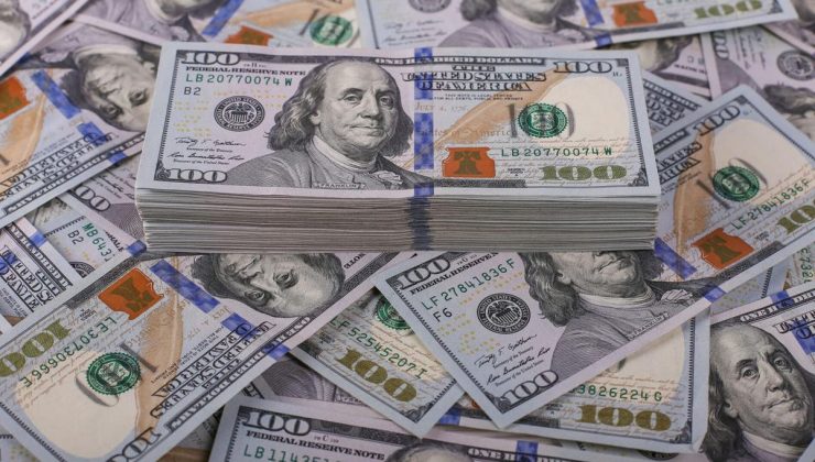 Tarihte bir ilk! Doların tahtı sallanıyor