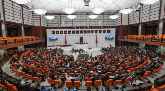 Öğrenci affı yasalaştı! Üniversitelilere yeni hak