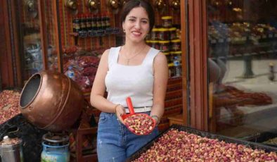 Gaziantep’te Antep fıstığı tezgaha indi! Fiyatı gören şaşırıyor