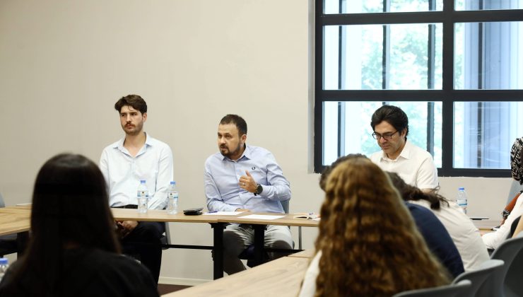 BİLİM KAFE’DE YAPAY ZEKÂNIN TIPTAKİ ROLÜ ELE ALINDI