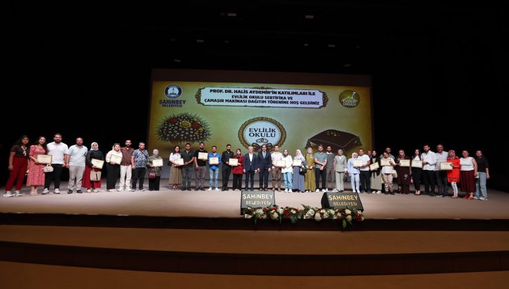 EVLİLİK OKULUNU TAMAMLAYAN 951 ÇİFT SERTİFİKALARINI  ALDI