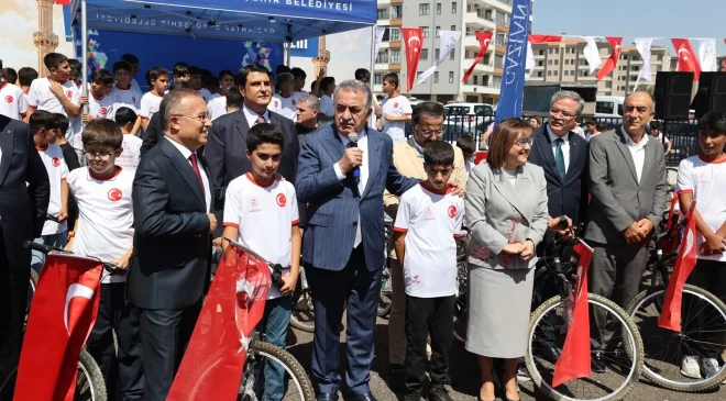 Gaziantep’te öğrencilere bisiklet desteği