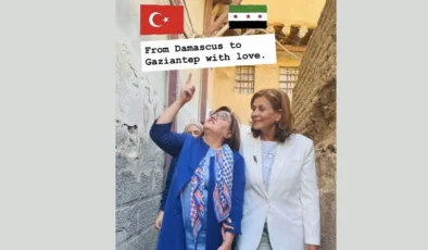 Güçlü iki kadın yan yana