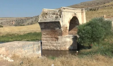 Gaziantep’te ‘Kırık Köprü’ ziyaretçilerin ilgi odağı oldu