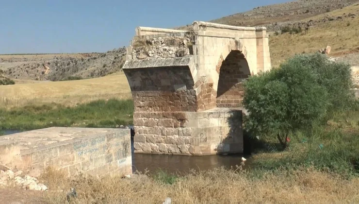 Gaziantep’te ‘Kırık Köprü’ ziyaretçilerin ilgi odağı oldu
