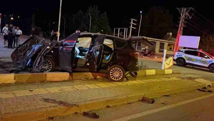 Gaziantep’te Feci Kaza: Kontrolden Çıkan Otomobil Karşı Şeride Geçti!