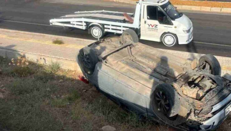 Gaziantep’te kontrolden çıkan otomobil kaldırıma uçarak ters döndü: 1 yaralı