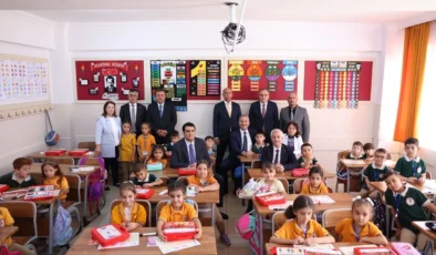 Umut Yılmaz’dan öğrencilere yeni yıl hediyesi
