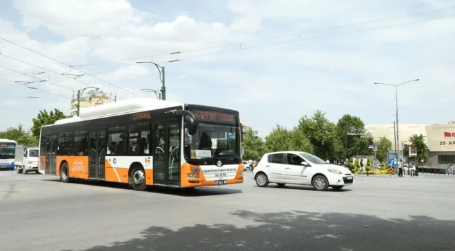 Gaziantep’te üniversite öğrencilerine ulaşım desteği