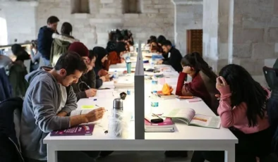 Gaziantep’te üniversite öğrencilerine eğitim desteği başvuruları başladı