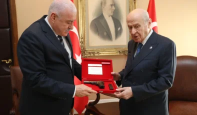 Atay’dan Bahçeli’ye şaşırtan hediye