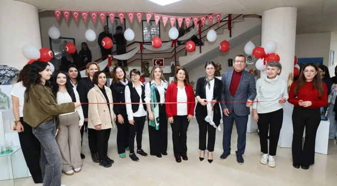 Cumhuriyet ve sanat sergisi beğenildi